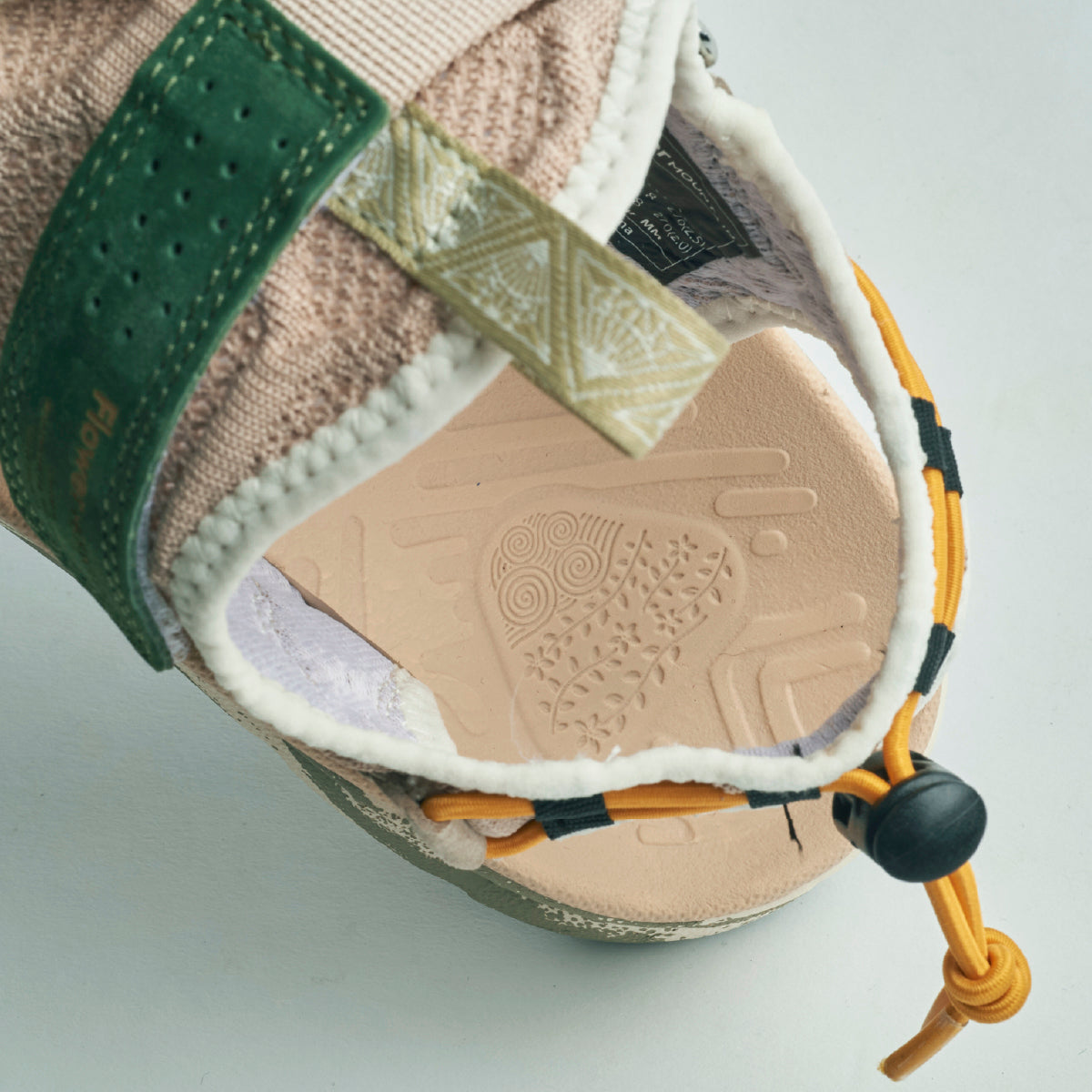 NAZCA Sand/Taupe FM30089 – Flower MOUNTAIN