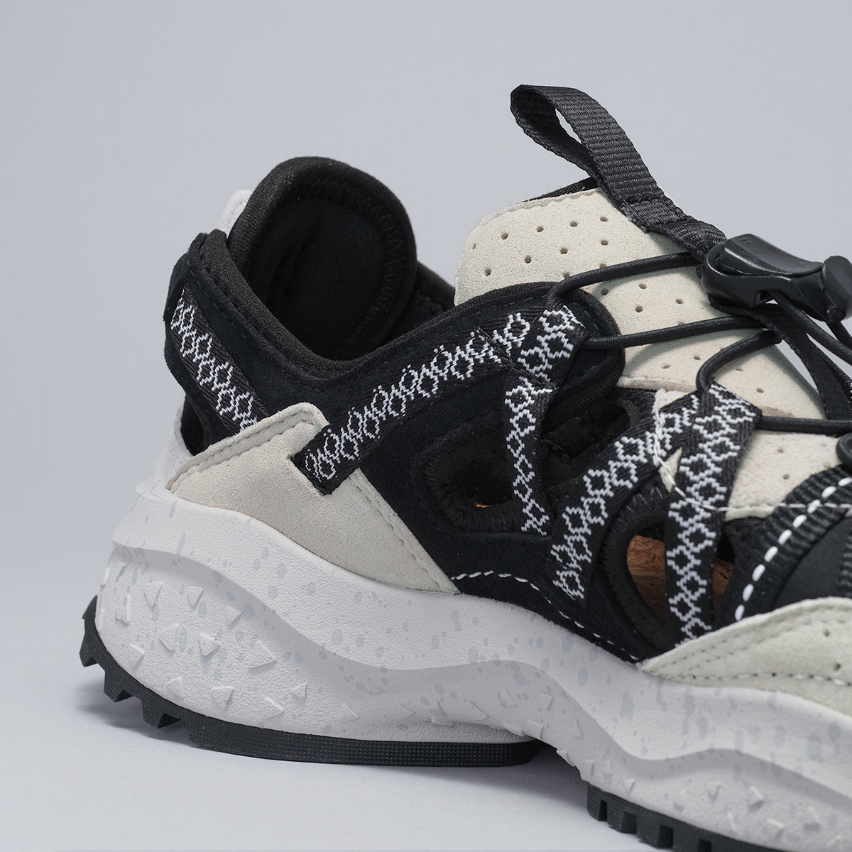 KAZANA Off White/Black FM111003 – Flower MOUNTAIN