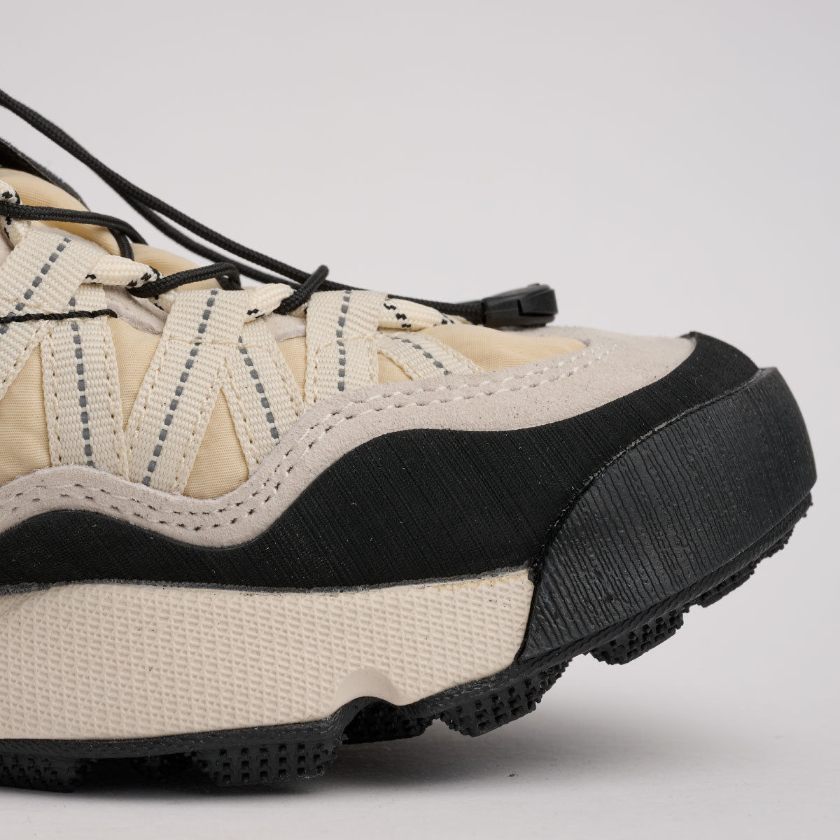 IWANO2 Ivory/Black FM100011