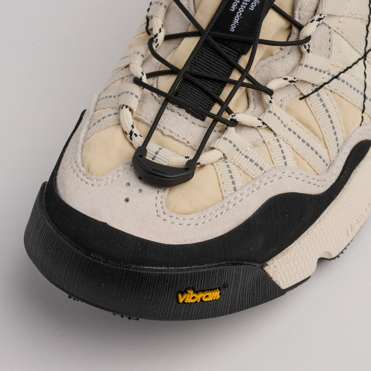 IWANO2 Ivory/Black FM100011